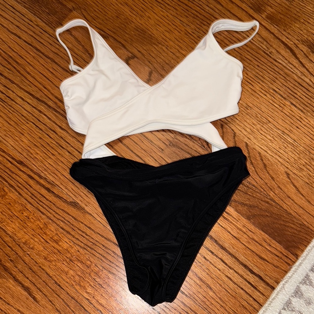 Abercrombie White and Black Cutout One Piece Swimsuit